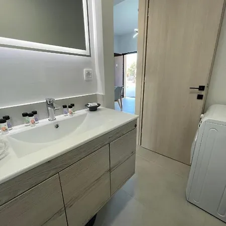 Rodelia 1 * روذا