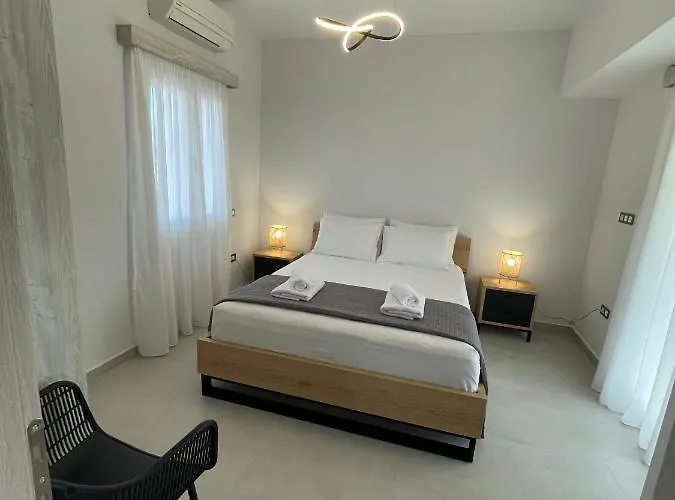 Rodelia 1 * Roda (Corfu)