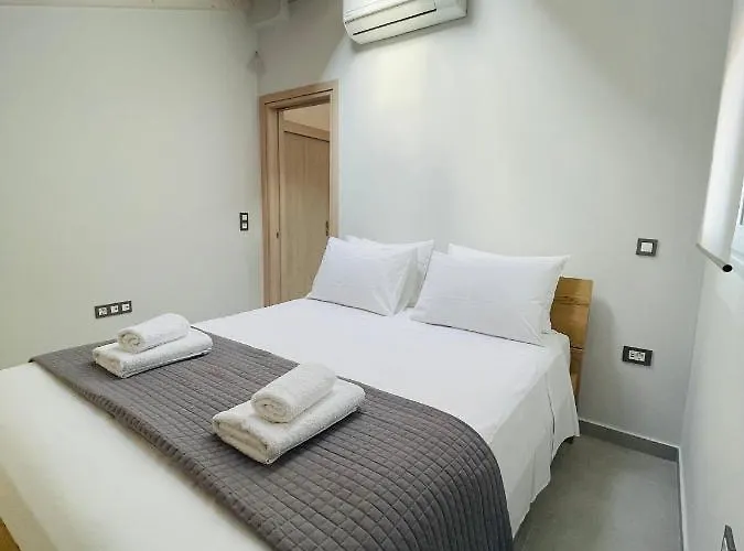 Rodelia 1 * Roda (Corfu)