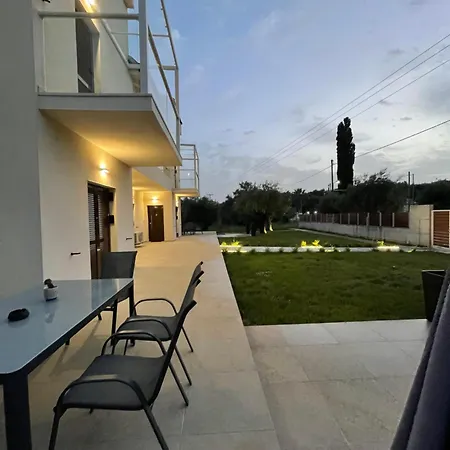 Apartment Rodelia 1 *